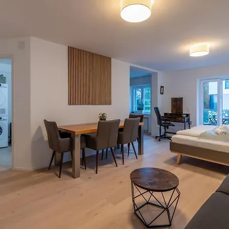 Jasminkas Host 2, Ruhig, Und Naturnah, Gratis Parkplatz Und Balkon *