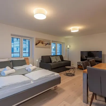 Jasminkas Host 2, Ruhig, Und Naturnah, Gratis Parkplatz Und Balkon *