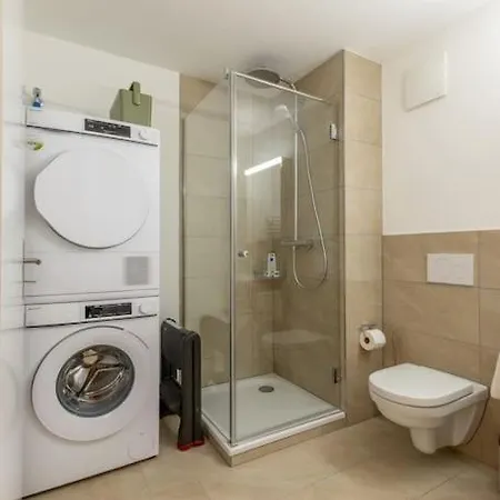 Apartment Jasminkas Host 2, Ruhig, Und Naturnah, Gratis Parkplatz Und Balkon