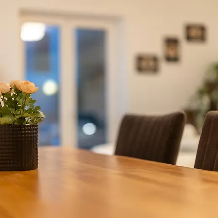 Jasminkas Host 2, Ruhig, Und Naturnah, Gratis Parkplatz Und Balkon Apartment