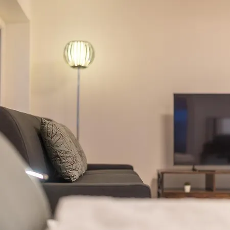 Apartment Jasminkas Host 2, Ruhig, Und Naturnah, Gratis Parkplatz Und Balkon