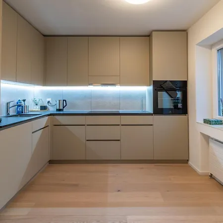 Jasminkas Host 2, Ruhig, Und Naturnah, Gratis Parkplatz Und Balkon * Saint-Gall